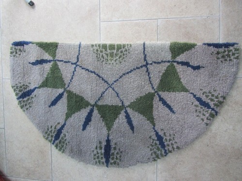 Half moon shape pure wool - pure, rug